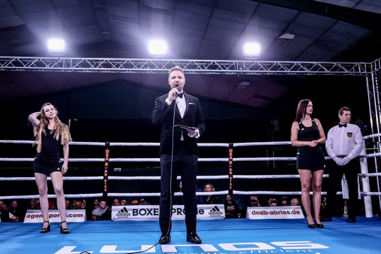 Ring announcer at the AGON Box Gala in Berlin